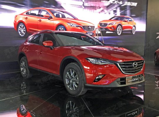 2018成都车展探馆：CX-4蓝天品味升级版