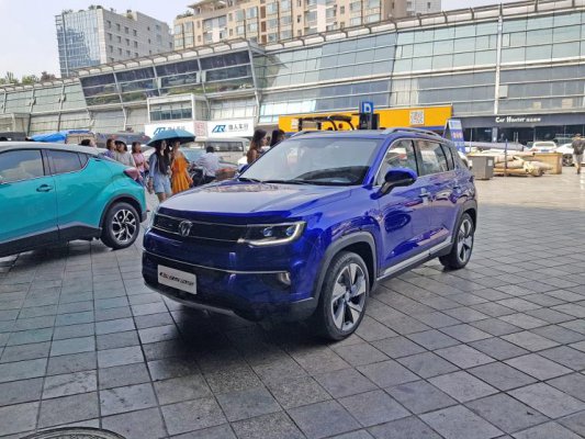 2018成都车展探馆：长安全新CS35实车