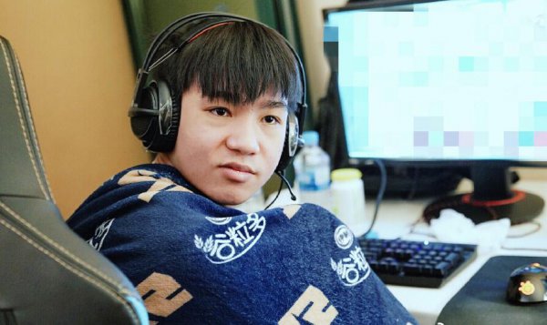 LOLS8：RNG遭遇GEN埋伏麦克风出炉，香锅被官方消音处理