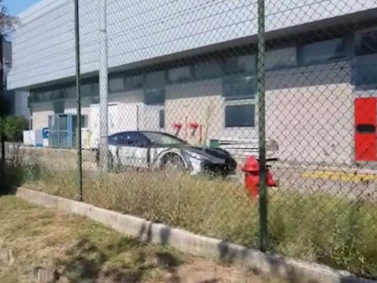预计2022年发布 法拉利Purosangue谍照