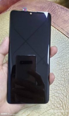 华为P30 Pro前面板曝光：采用双曲面水滴屏 本月发
