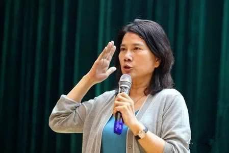 董明珠：主动拥抱互联网，格力迎来新发展