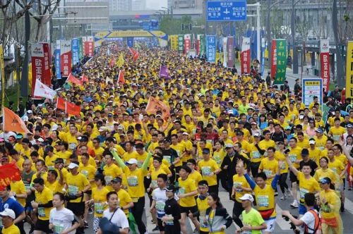 2019武汉马拉松冠军诞生！半马女子冠军竟是高校学生，武汉伢初次参加夺冠！