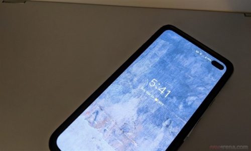 疑似谷歌Pixel 4真机谍照曝光：边框宽到没朋友