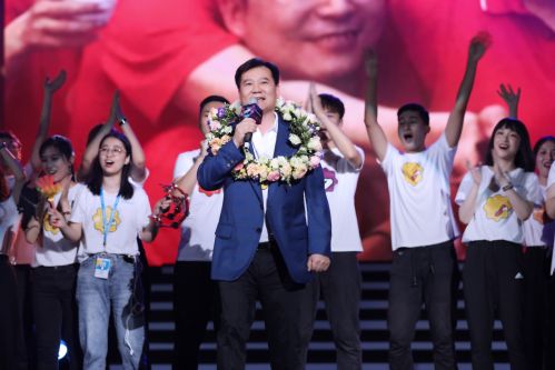 苏宁之夏“进极”狂欢夜 张近东靠这首歌征服全场