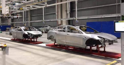 特斯拉上海超级工厂内部照片曝光:Model 3车架已下线