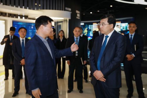 苏宁张近东：将与伊利建立更深层次、更全方位的战略合作关系
