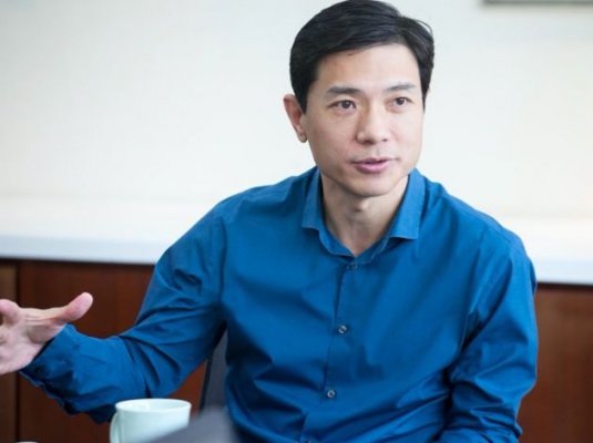 李彦宏两会提四份提案 除了AI还谈到教育