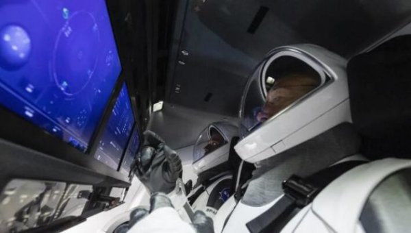 SpaceX下周首次载人飞行：两名宇航员完成最后一次登船彩排