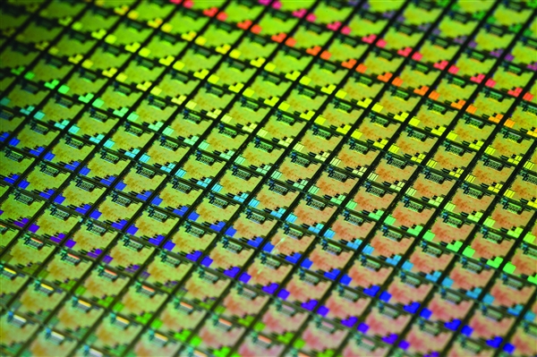 苹果追加5nm/7nm芯片订单：抢夺华为份额