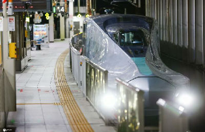 日本“阿尔法-X”新型子弹列车进行测试